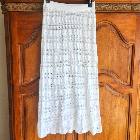 Nasty Gal White open weave sweater like skirt - Picture 1 of 4